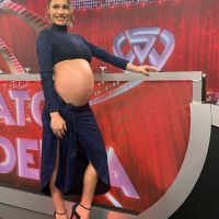El look de Pampita con pasa al aire que fue furor en La Academia