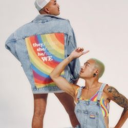 Levi´s y Versace tiñen de arcoíris su colección para sumarse al Pride 2021