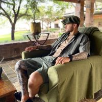 Mauro Icardi le robó el look a su cuñado y roba piropos desde África con Wanda Nara