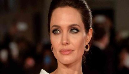 Angelina Jolie enseña a crear un look blanco total