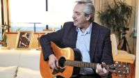 20210606_alberto_fernandez_guitarra_cedoc_g