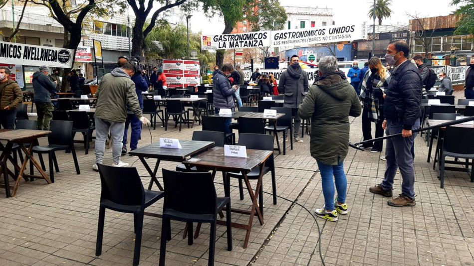 Protesta de gastronómicos en Plaza Serrano