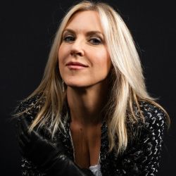 Liz Phair regresa después de casi 10 años de silencio discográfico. 