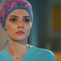 Conocé a Sinem Ünsal, la doctora Nazli en Doctor Milagro