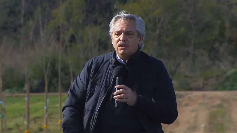 El presidente anunció inversiones en obras de urbanización y créditos para viviendas 20210608