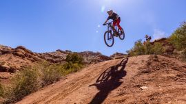 Camila Nogueira, oriunda de San Martín de los Andes, fue la única argentina en participar de un entrenamiento de Freeride de Red Bull.
