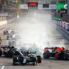 Momento decisivo en el GP de Azerbaiyán, con Lewis Hamilton despistándose. Foto: Getty Images/Red Bull Content Pool.