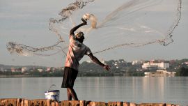 Con mi hermano hicimos el ahorro necesario; ella nos atraía desde la vidriera de la ferretería de Bozzolasco.