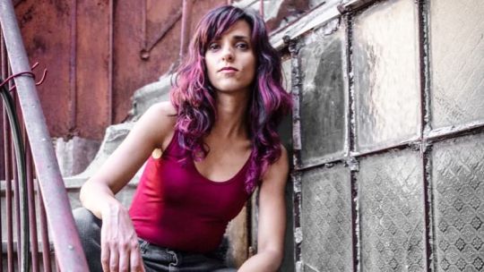 Conocé a Flor Albarracín, pianista, acordeonista y, ahora, cantautora solista