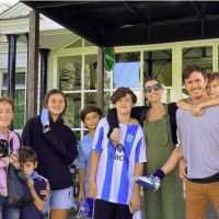 Pampita y la salida familiar a la que se sumó su mamá