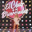El look de Laurita Fernández para su debut en El club de las divorciadas: piernas al aire, mucho brillo y labios rojos