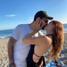 Románticos en la playa: las fotos de Eva de Dominici y Eduardo Cruz