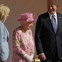 La reina Isabel II tuvo un particular detalle con sus invitados en Windsor