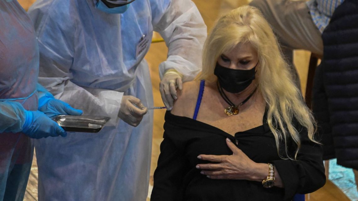 Argentine TV host Susana Giménez receives a dose of a vaccine against Covid-19 in Maldonado, Uruguay on April 24, 2021. 
