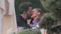 Jennifer López y Ben Affleck a los besos Malibú