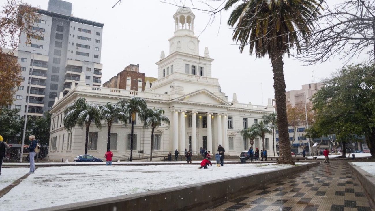 Río Cuarto (Córdoba) bajo la nieve.