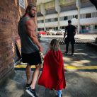 El look "musculoso con melena" que Chris Hemsworth lucirá en "Thor: love and thunder"