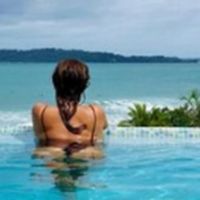 Tras el escándalo de “robarle” el marido a Floppy Tesouro, Silvina Luna está viviendo en Panamá