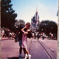 Las vacaciones de la China Suárez en Disney y el recuerdo junto a su hermano