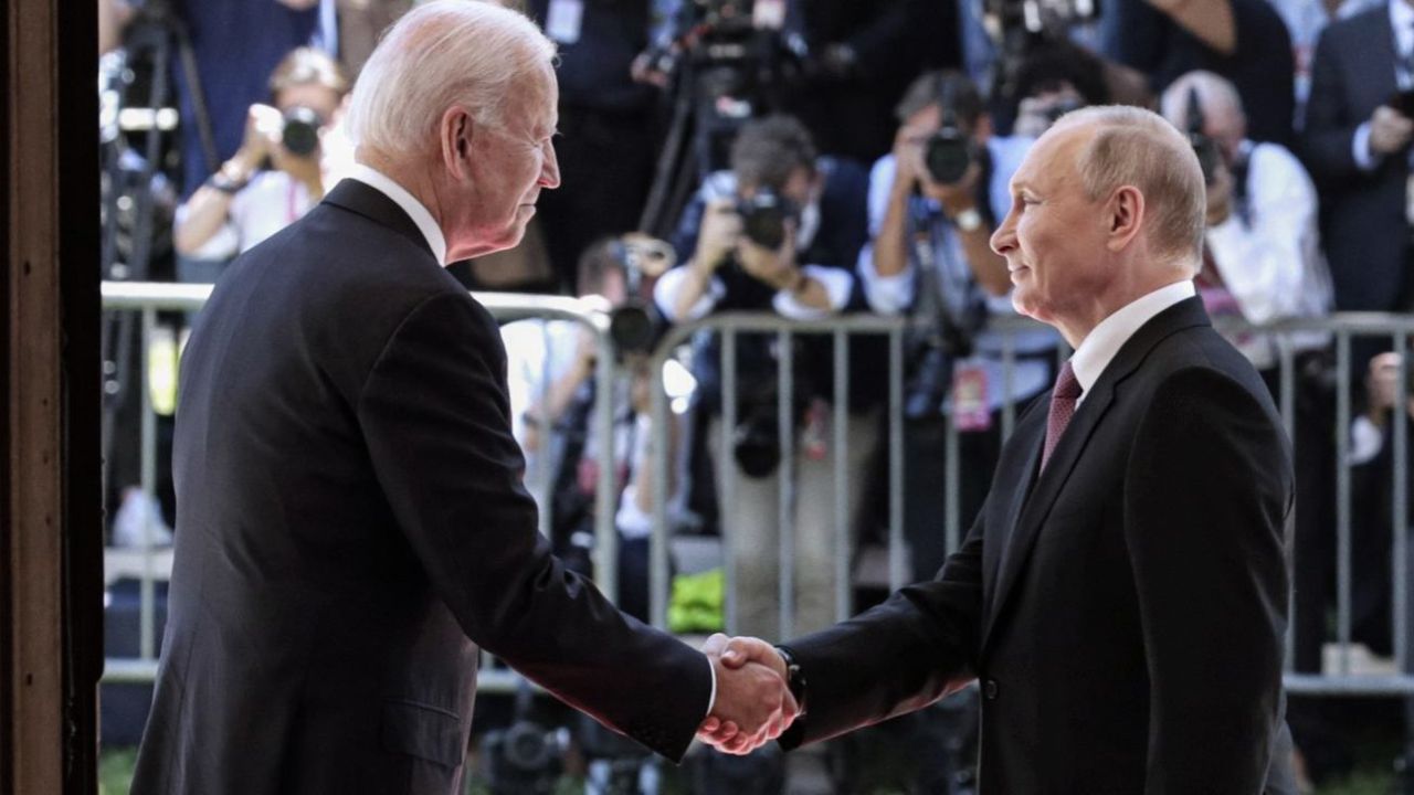 Biden y Putin tras la cumbre en Suiza.  | Foto:DPA