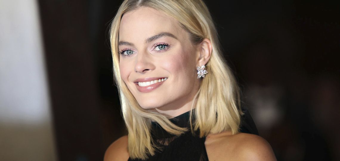 Margot Robbie impacta en este look monocromático perfecto para primavera