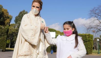 Fabiola Yáñez: La emotiva historia detrás del tapado artesanal