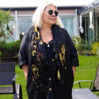 Lilita Carrio tapa de revista con su marca de moda para mujeres reales