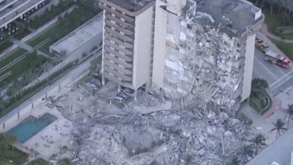 derrumbe  edificio en Miami  20210624