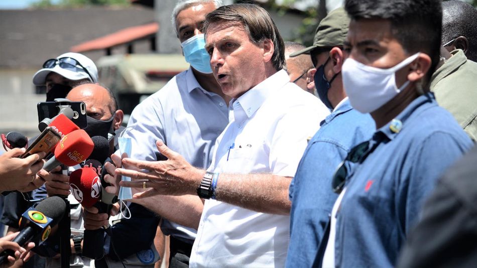 Bolsonaro con los medios 20210625