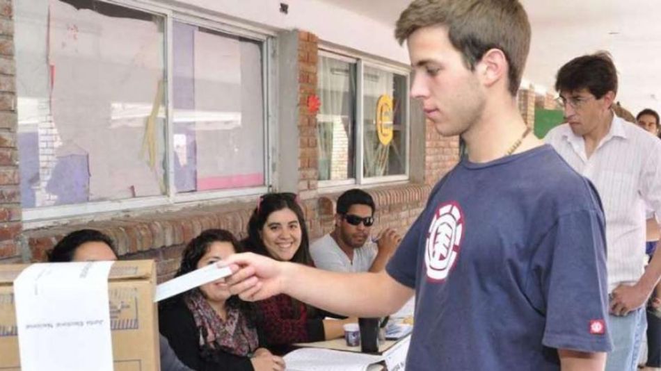 adolescentes votando 20210628