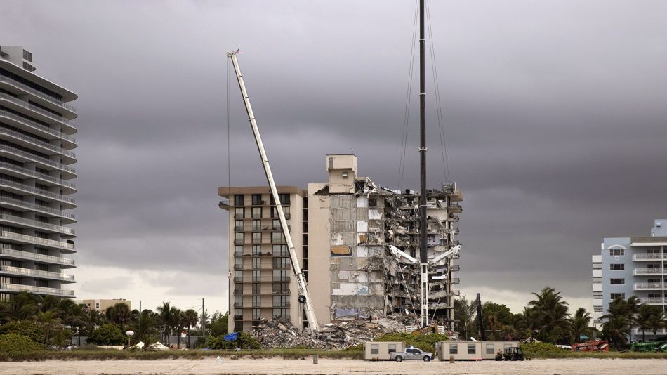 Hundreds Missing After Residential Building In Miami Area Partially Collapses