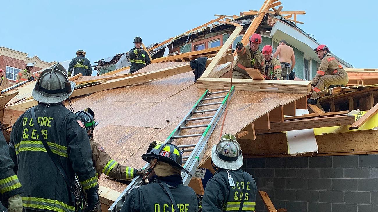 A exactamente una semana de la tragedia en Miami, ahora un edificio en construcción se desplomó en Washington DC.