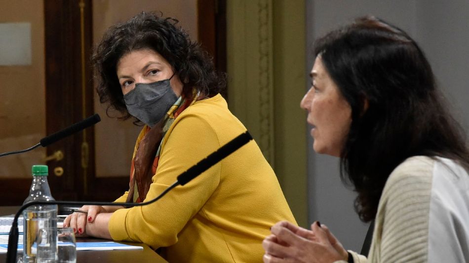 La secretaria de Legal y Técnica de la Presidencia, Vilma Ibarra, junto a Carla Vizzotti, ministra de Salud.