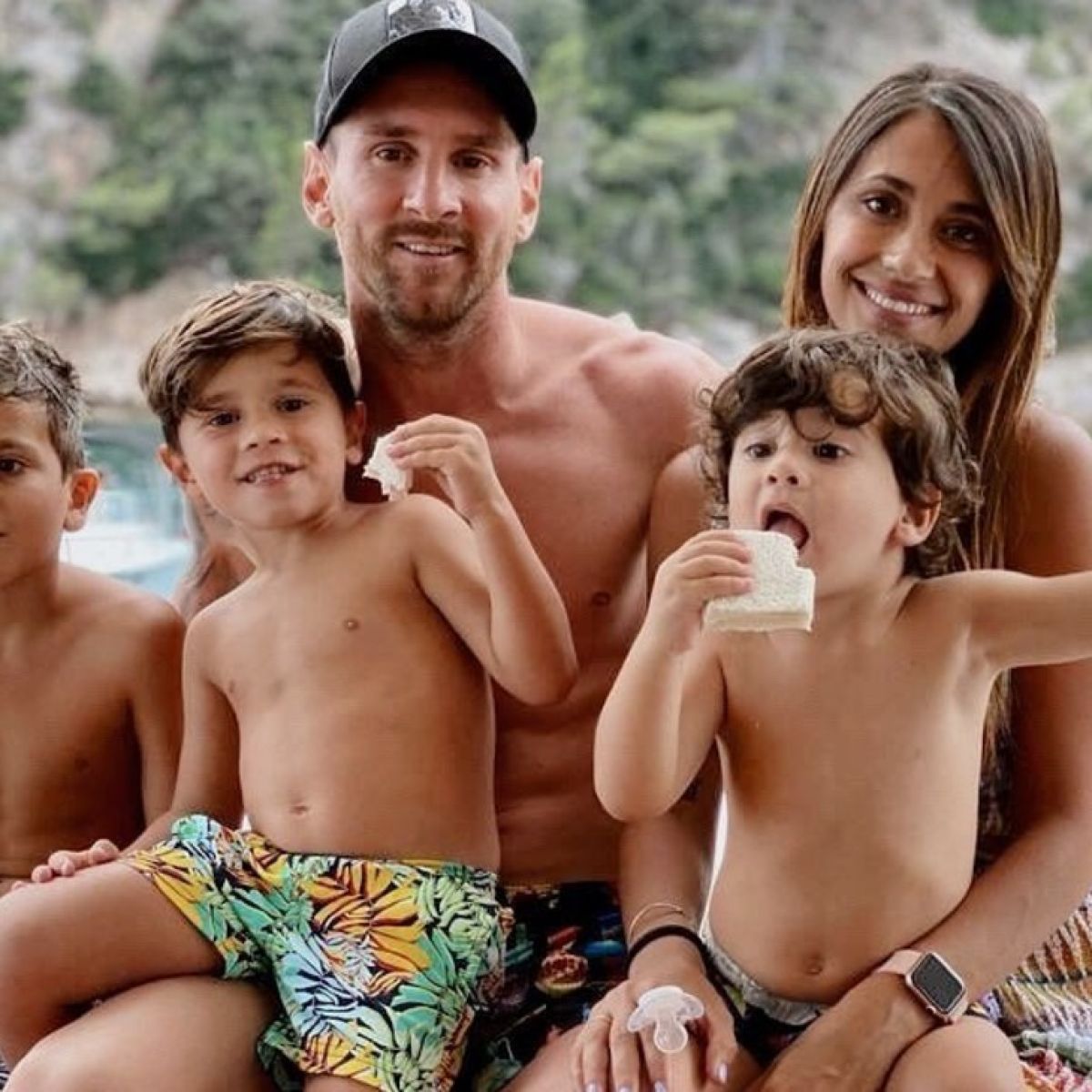 Exitoina La Foto De Los Hijos De Messi Que Se Hizo Viral Tras El Triunfo De Argentina Sobre Ecuador