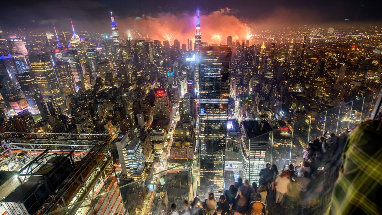 Una vista de los fuegos artificiales durante la celebración del 4 de julio en la ciudad de Nueva York. | Foto:Roy Rochlin / Getty Images for Edge at Hudson Yards / AFP