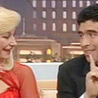 El icónico momento de Raffaella Carrà cantando junto a Diego Maradona