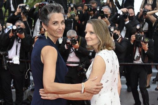 Jodie Foster y su mujer, la fotógrafa Alexandra Hedison en el Festival de Cannes 2021.