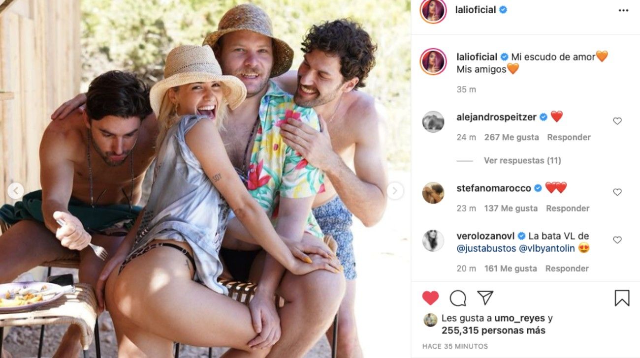 Lali Espósito viajó a Ibiza con amigos y compartió fotos en topless 