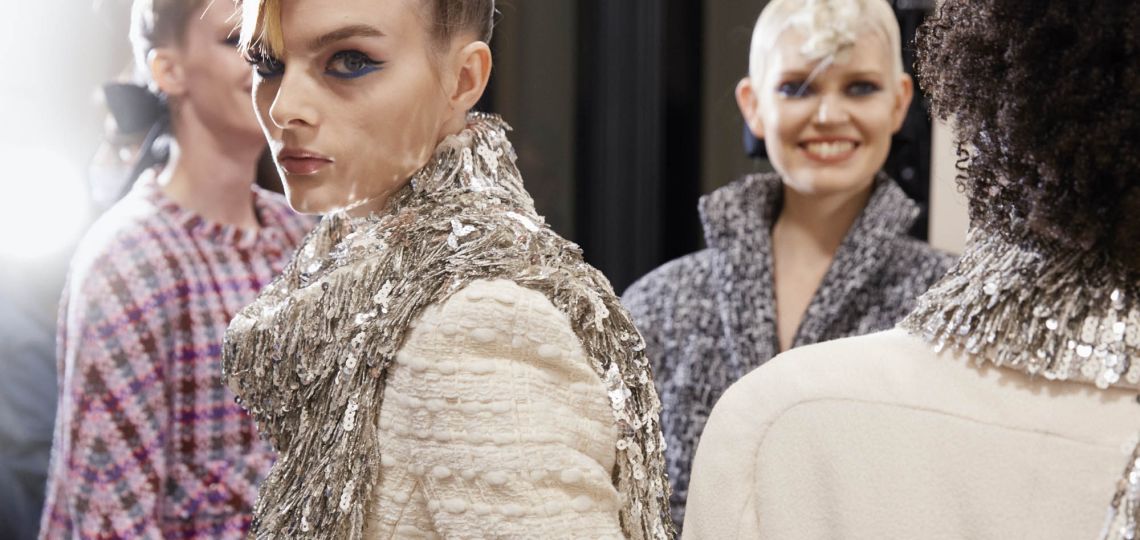Chanel: las fotos exclusivas del back del desfile de Haute Couture 
