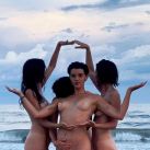 El desnudo total de Calu Rivero para entrar al mar con sus amigas