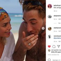 Lali Espósito viajó a Ibiza con amigos y compartió fotos en topless 