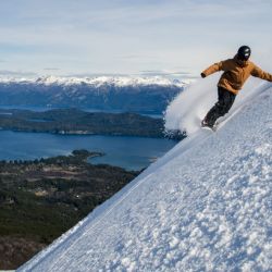 Cerro Bayo comenzó la temporada 2021 con una espectacular nevada y muchas familias disfrutando de las pistas.