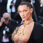 Bella Hadid vestido escote Cannes