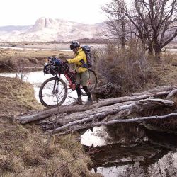 Al ser un recorrido cercano y de pocos kilómetros lo podemos usar para entrenar, ir con amigos, o hacer una pequeña escapada de bikepacking. 