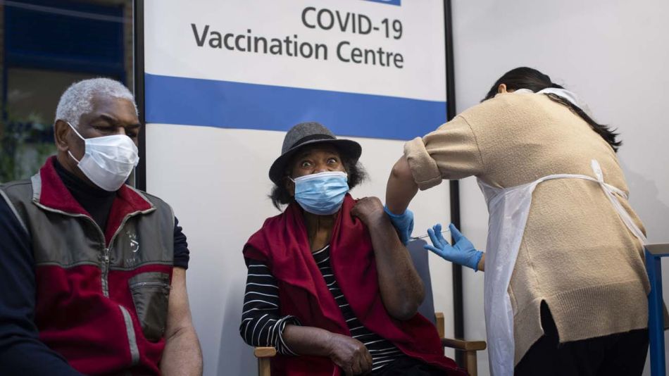 Vacunación contra el Covid-19 en Tailandia y en Canadá-20210713