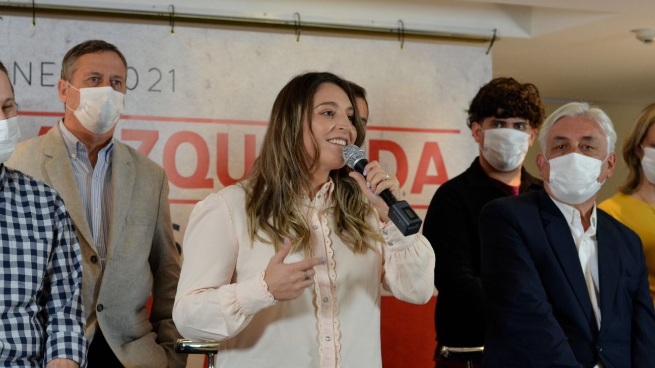 Con Manuela Castañeira encabezando el acto, el Nuevo MAS presentó a sus candidatos.