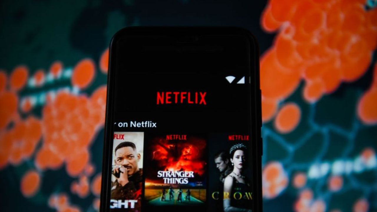 Las acciones de Netflix se desploman más del 35 por ciento tras reportar una caída de usuarios y de ingresos