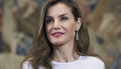 Letizia Ortiz enseña a mezclar Zara con piezas de diseñadores