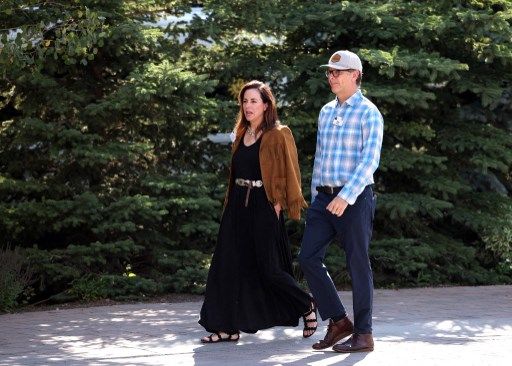 En Sun Valley 2021, Adriana Cisneros (CEO de Grupo Cisneros) y su marido Nick Griffin.