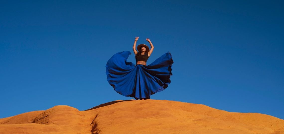 Conocé a Mandy Lerouge, la francesa que homenajea al folklore argentino
